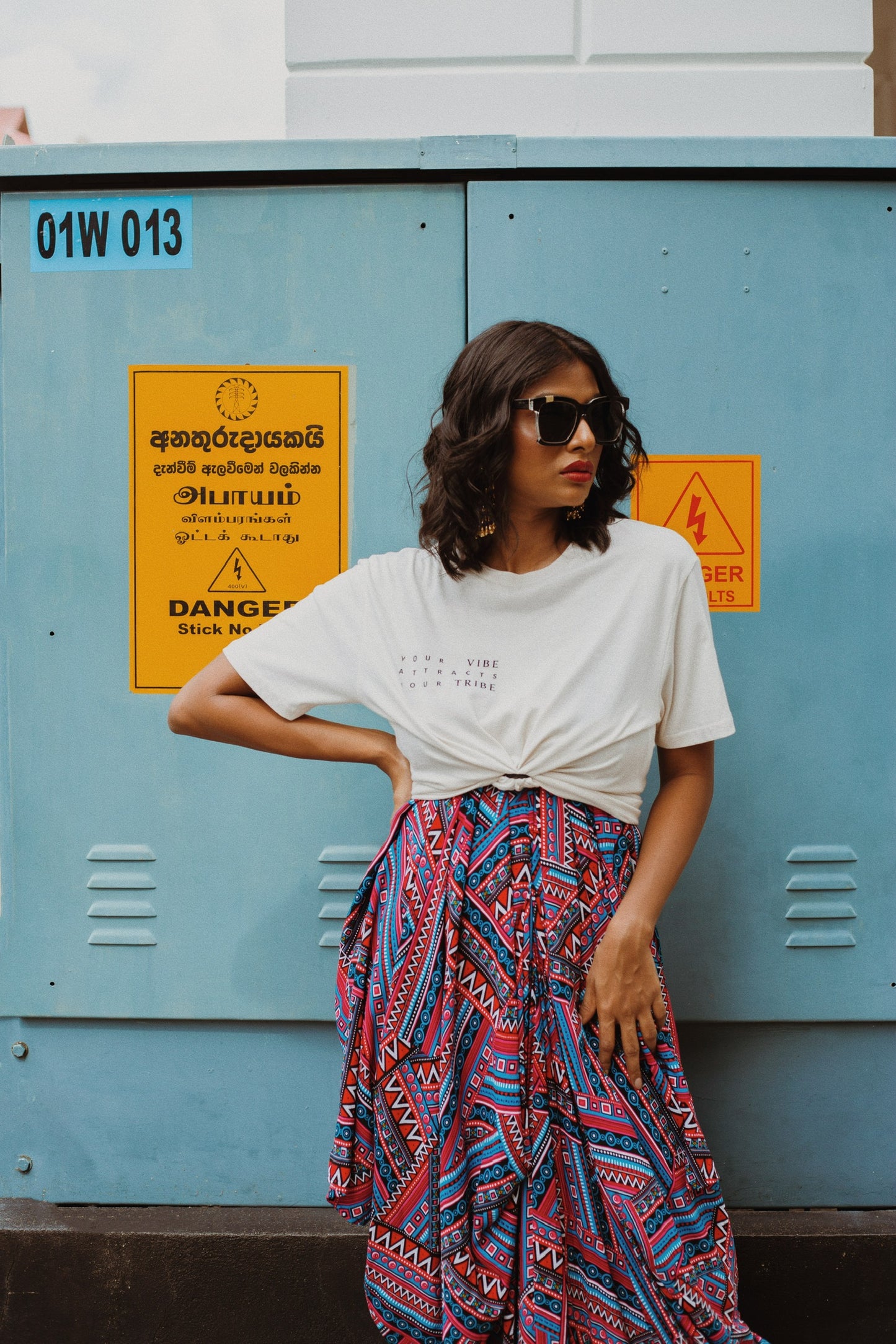 ISLAND GIRL - Font Combi Tshirt (Vintage White) - Unisex- 100% Organic - Light Weight